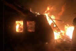 На двух базах отдыха в Затоке произошел пожар