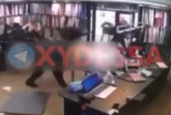 В Одессе произошло разбойное нападение со стрельбой (видео)