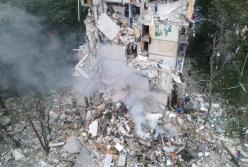 У Києві одразу 3 медичні заклади постраждали через нічну атаку, вже 135 постраждалих, 8 загиблих (відео)