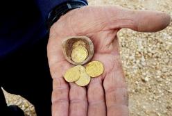 В Израиле нашли уникальные монеты IX века