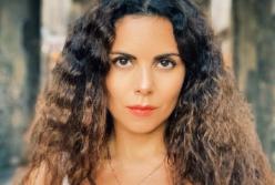 Настя Каменских продемонстрировала загорелое тело в белоснежном купальнике (фото)