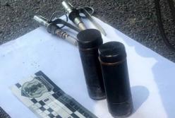 В Киеве задержали иностранца с оружием, боеприпасами и взрывчаткой в носках (фото)
