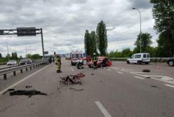 На Киевщине легковушка влетела в отбойник - погибли три человека, среди которых ребенок