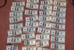 Полицейский вымогал $5,5 тысяч за закрытие уголовного дела