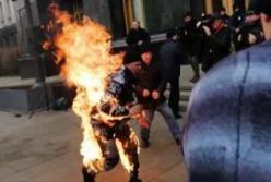 Самоподжог у Офиса президента: стало известно о мотивах и состоянии мужчины