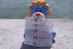 Бояться переслідувань і смертної кари, але не мовчать: у Білорусі почалась тиха антивоєнна акція (фото)