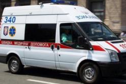В Одессе Mercedes подрезал скорую помощь, из которой «вылетел» пациент