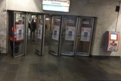В Киеве остановилось движение на зеленой линии метро