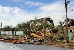 На Николаевщине и в Кропивницком ураган повредил десятки крыш и валил деревья (фото, видео)