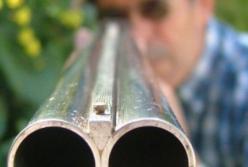 На Сумщине мужчина убил сына и его друзей