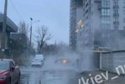 В Киеве снова прорвало трубу с кипятком (фото)