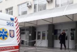 Не нашлось ни одного врача: в Киеве мужчина умер прямо в очереди в больнице