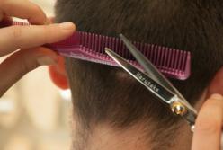 Когда в Украине возобновят работу парикмахерские и магазины: названа дата