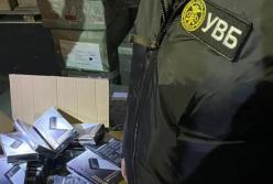 В Одессе таможенники обнаружили незадекларированные мобильные аксессуары на сумму свыше 10 млн грн