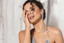 Настя Каменских взбудоражила сеть нелепым видео, на котором качает ягодицы