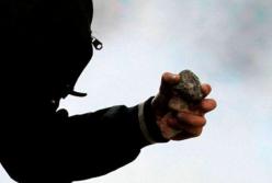 В Хмельницкой области маршрутку забросали камнями