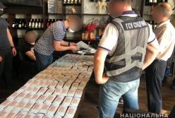 В Киеве на миллионной взятке задержали представителя Госрезерва