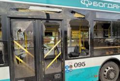 У Сумах під час атаки РФ пошкоджено тролейбус з людьми, є поранені