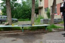 На Львовщине мужчина стрелял посреди улицы из автомата (фото)