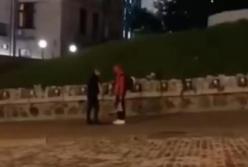 В Киеве задержали осквернителя памятника аллеи Небесной сотни 