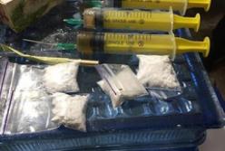 В Николаеве задержали наркоторговцев: группировку прикрывал патрульный полицейский (фото)