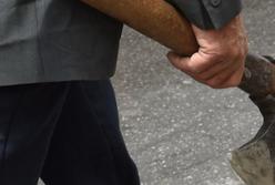 В Киеве мужчина набросился на жену с топором