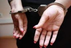 Воровали золото у пенсионеров: в Киеве задержали двух "гадалок"