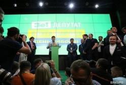 Партия Слуга народа отказалась о госфинансирования в пользу медиков