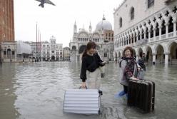 Самое сильное наводнение в Венеции за последние 50 лет: жуткие кадры 