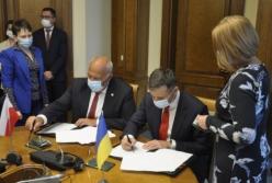 Украина и Польша подписали декларацию по обмену налоговой информацией