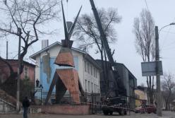 Имя её "Агонь-Баба": в Одессе появилась необычная скульптура (видео)