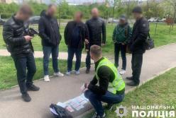 Чиновник Деснянської РДА Києва "погорів" на хабарі (фото)