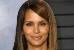 53-летняя Холли Берри снялась без бюстгальтера (фото)