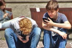 Перша країна в Європі заборонить підліткам віком до 15 років "сидіти" в соцмережах