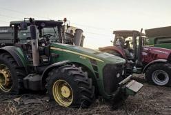 Ракетний удар по агропідприємству на Сумщині: 12 людей поранено під час збору врожаю (фото)