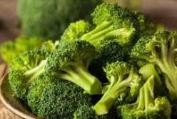 Сохраняет молодость и поддерживает фигуру: назван самый полезный овощ для женщин