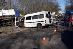 На Кировоградщине произошло серьезное ДТП, семь пострадавших (фото)