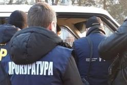 Взятка и хищение топлива: правоохранители задержали чиновника (фото)