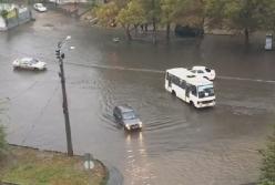 Сильный ливень затопил центр Одессы