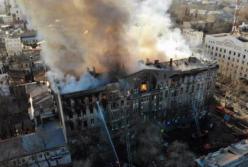 В Одессе из-под завалов сгоревшего здания колледжа достали еще одно тело (видео)