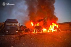 Усе у вогні: через удар РФ на Чернігівщині постраждали 8 людей, серед них – 3 дітей (фото)