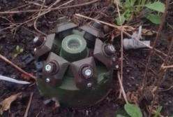 Цього ще не вистачало: нові засоби дистанційного мінування РФ скидає на городи на Харківщині (фото)