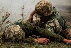 На Донбассе ранен украинский военный 