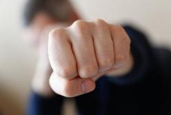 В Тернопольськой области мужчина избил полицейского на избирательном участке