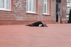 В Киеве тяжелобольная женщина выбросилась из окна многоэтажки