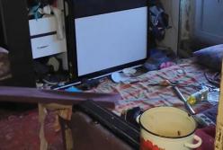 На Харьковщине мать оставила двух маленьких детей одних и уехала в Киев (фото)