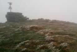 В Карпатах выпал первый снег (фото, видео)