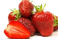 Украинцев предупредили об опасности ранней клубники: как не отравиться