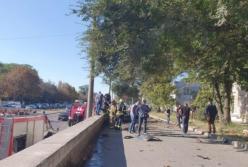 В Днепре взорвалась машина, погибли два человека (фото, видео)