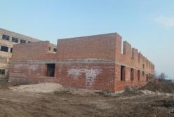 Строителей казарм для военных подозревают в хищении 12 млн (фото)